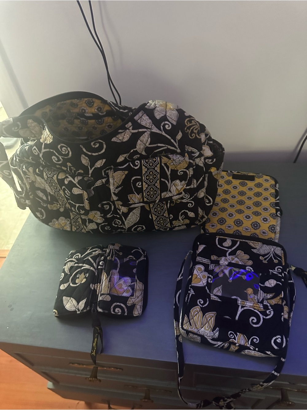 Vera Bradley Black & Yellow Floral Quilted Women’s crossbody Bag Set